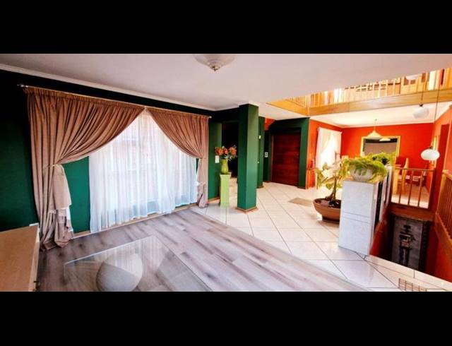 3 BEDROOM TOWNHOUSE FOR SALE IN BASSONIA